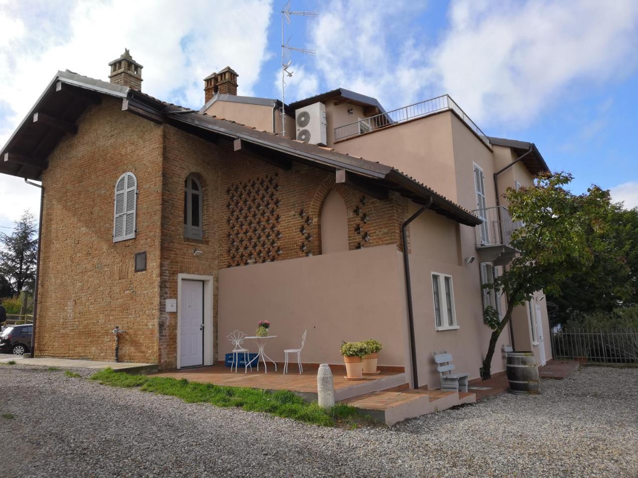 700Enolocanda Santa Giuletta 외부 사진