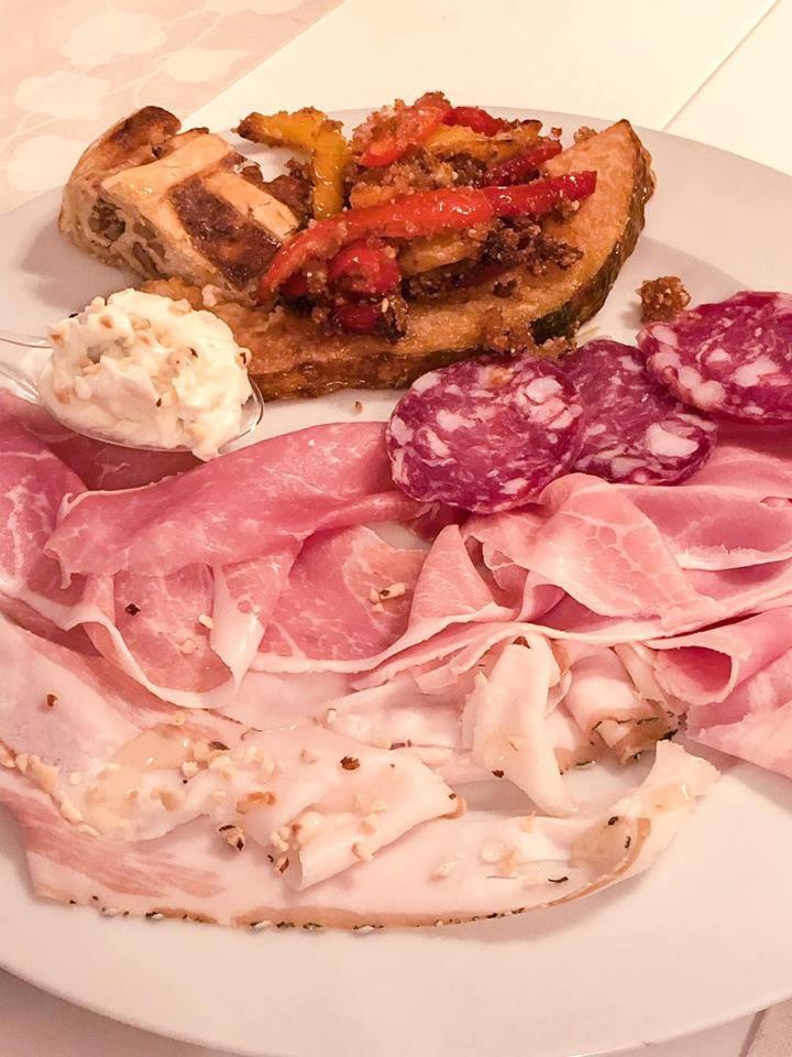 700Enolocanda Santa Giuletta 외부 사진