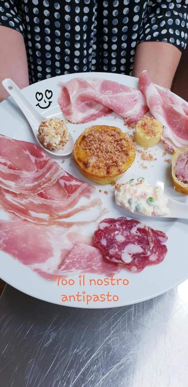 700Enolocanda Santa Giuletta 외부 사진