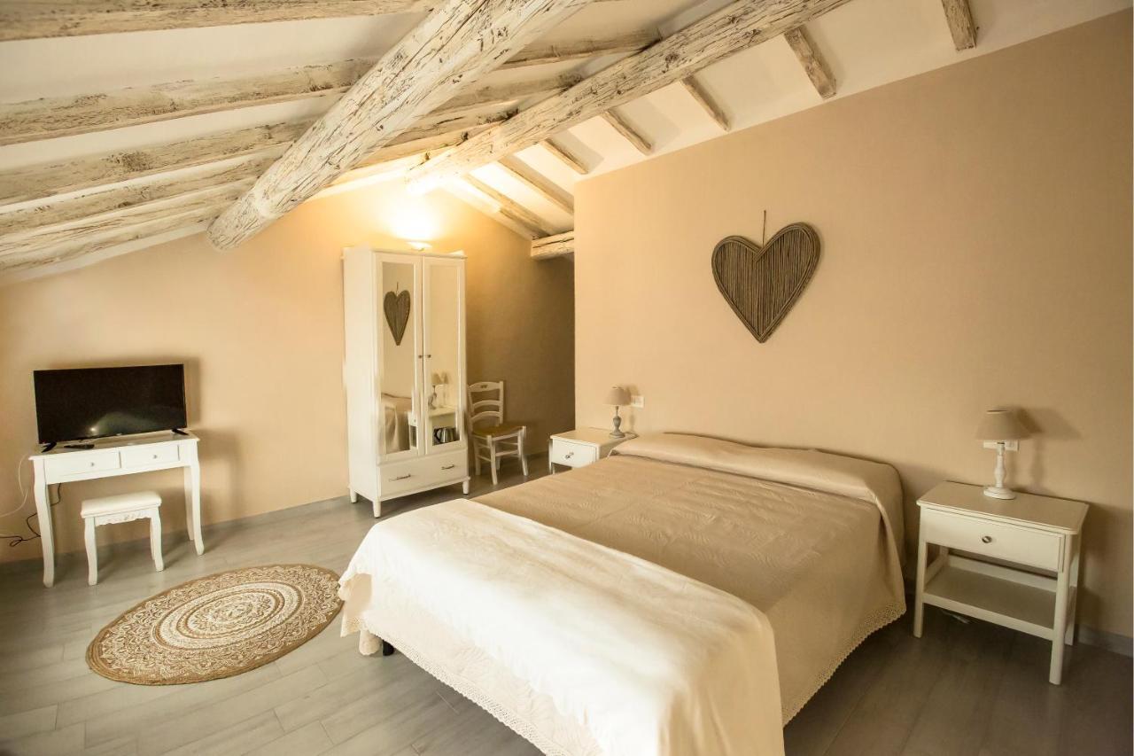 700Enolocanda Santa Giuletta 외부 사진