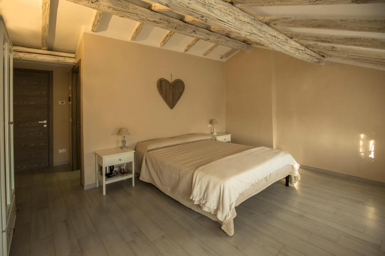 700Enolocanda Santa Giuletta 외부 사진